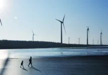 挪威船级社 (DNV)报告发现，尽管政治不确定性持续存在，全球能源行业发展仍比较乐观