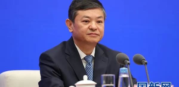 Huang Runqiu, Ministry of ecology and environment, delivers a keynote speech and takes questions from the media on a press conference held by SCIO