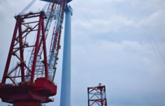 The first Chinese domestic integrated project of “offshore wind power+marine ranching+seawater hydrogen production” successfully lifted the first wind turbine